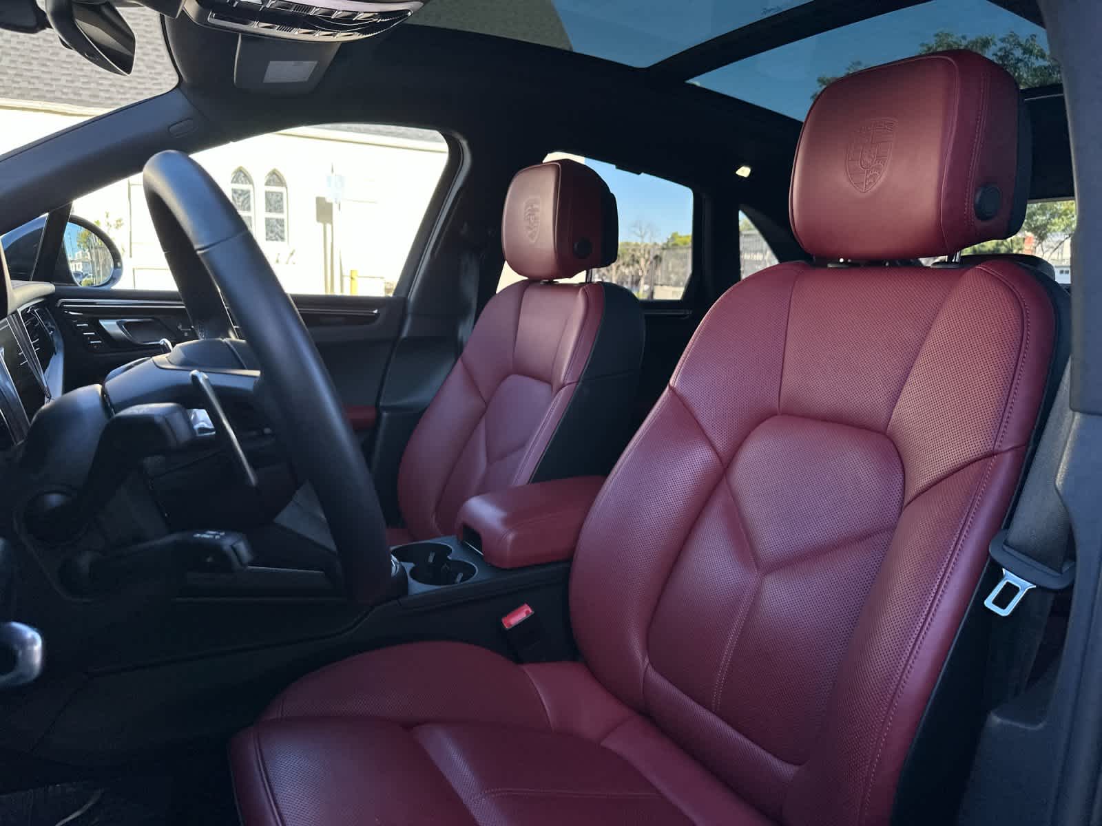 Thumbnail: 2025 Porsche Macan - 5