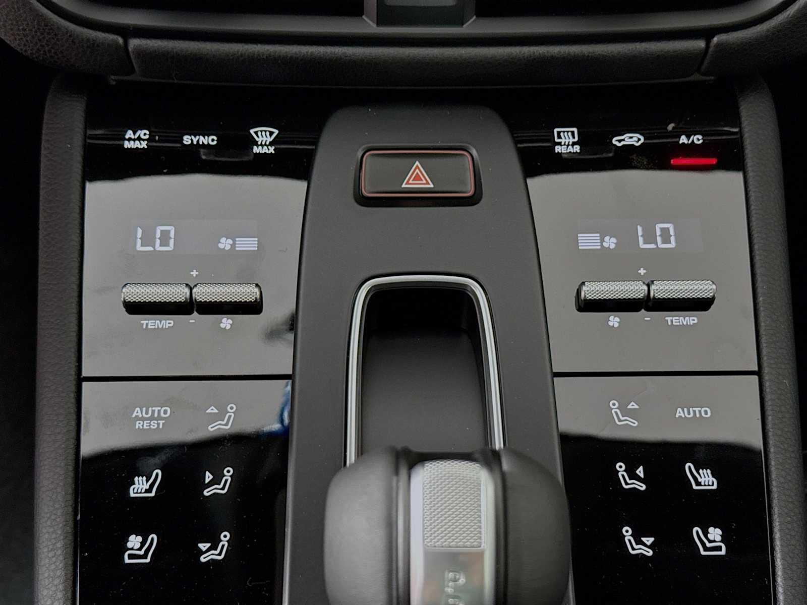 Thumbnail: 2026 Porsche Macan - 13