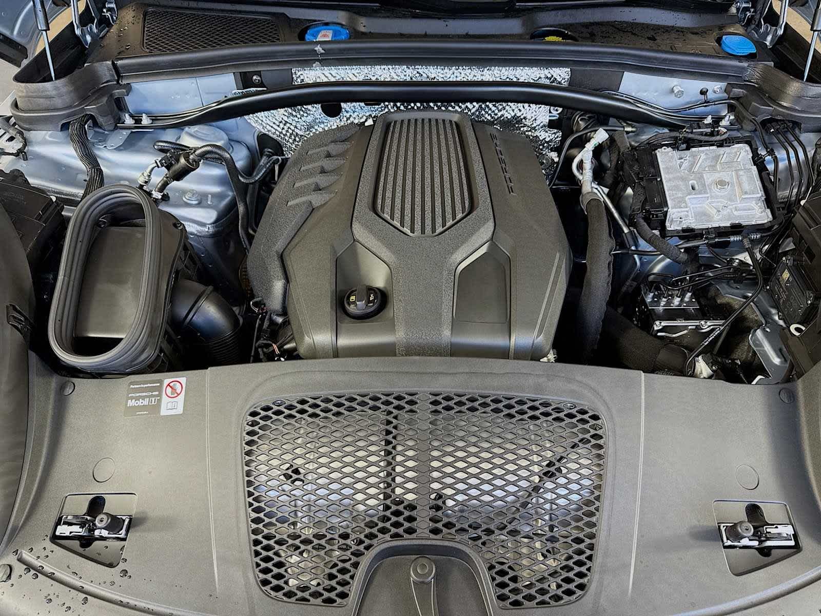 Thumbnail: 2026 Porsche Macan - 23