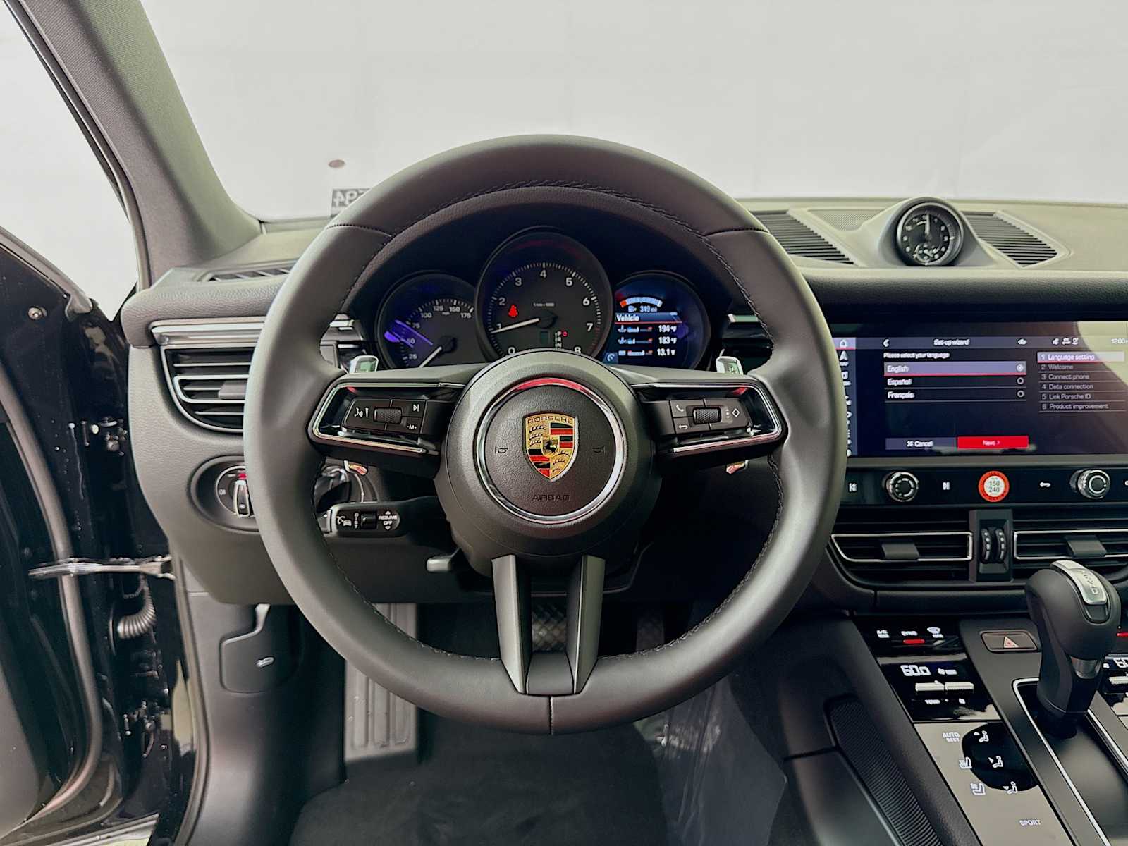 Thumbnail: 2026 Porsche Macan - 12