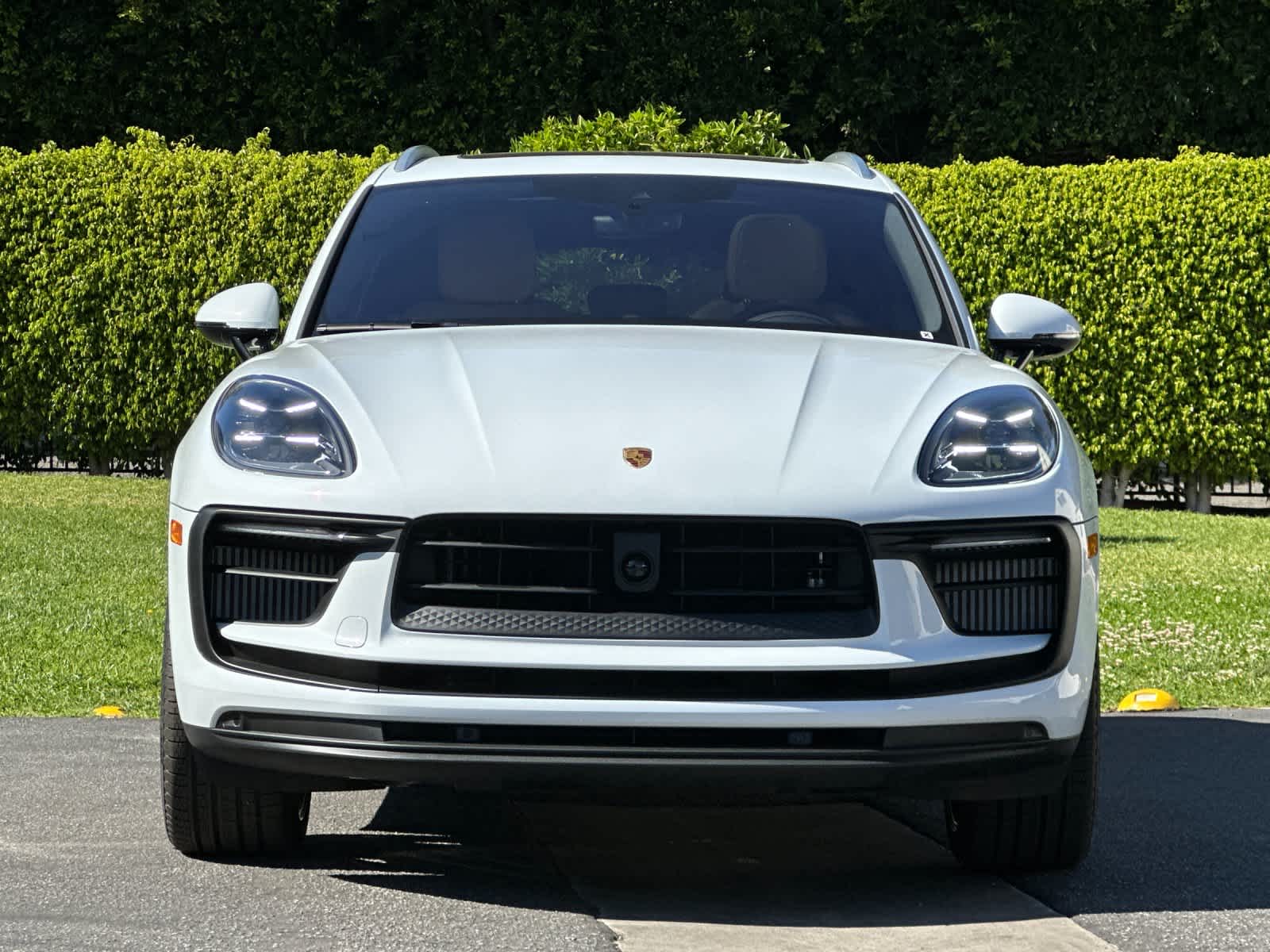 Thumbnail: 2026 Porsche Macan - 11