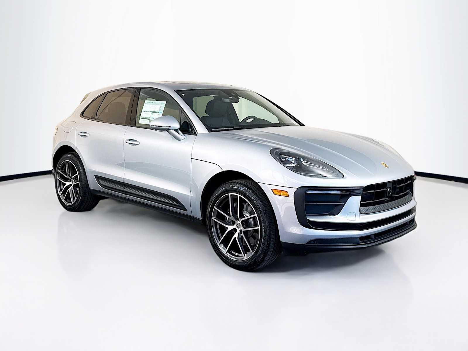 Thumbnail: 2026 Porsche Macan - 7