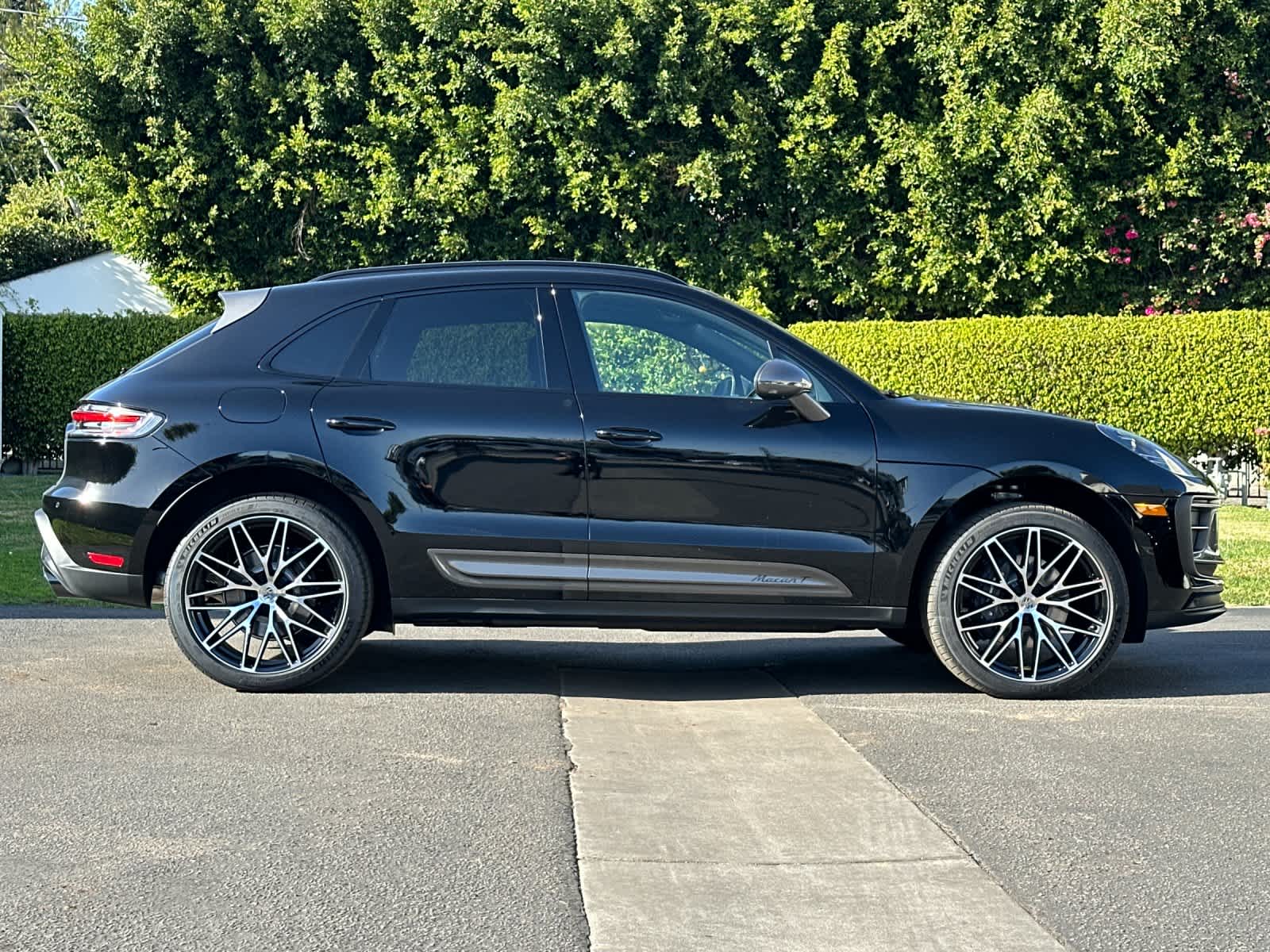 Thumbnail: 2026 Porsche Macan - 9