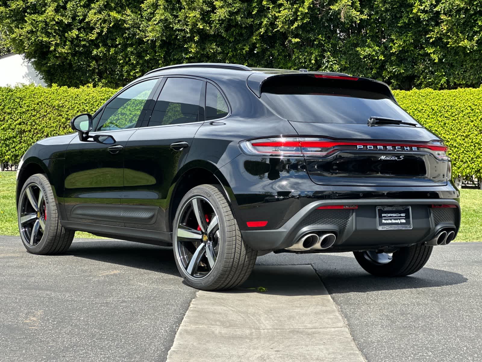 Thumbnail: 2026 Porsche Macan - 3