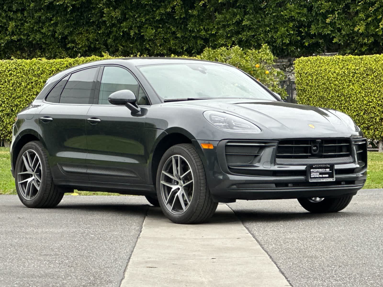 Thumbnail: 2025 Porsche Macan - 10