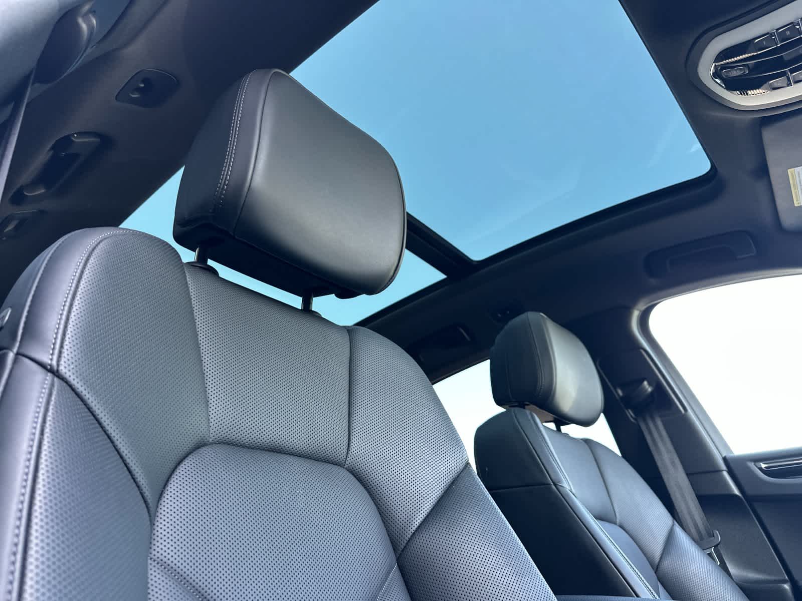 Thumbnail: 2025 Porsche Macan - 18