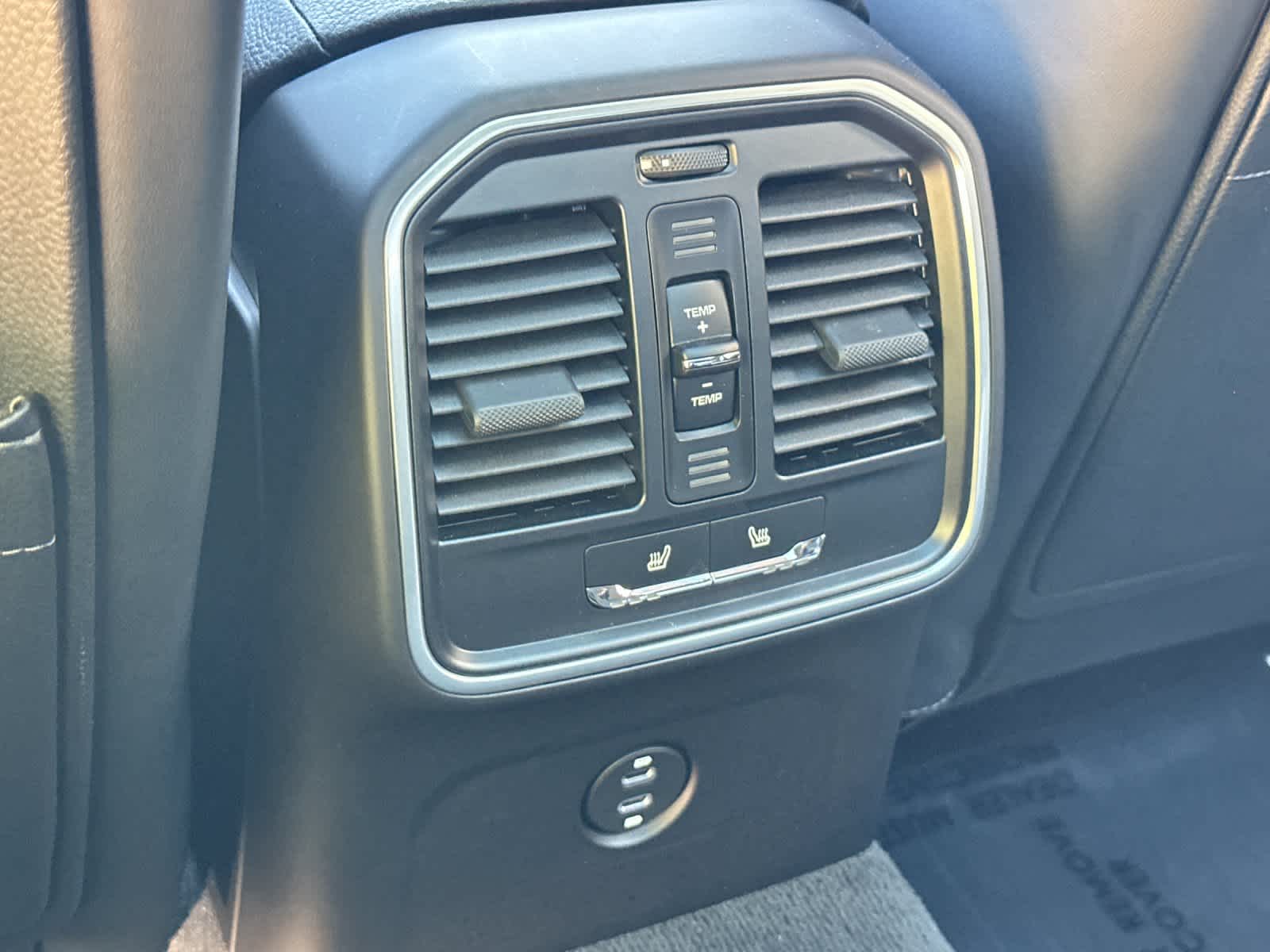 Thumbnail: 2025 Porsche Macan - 14