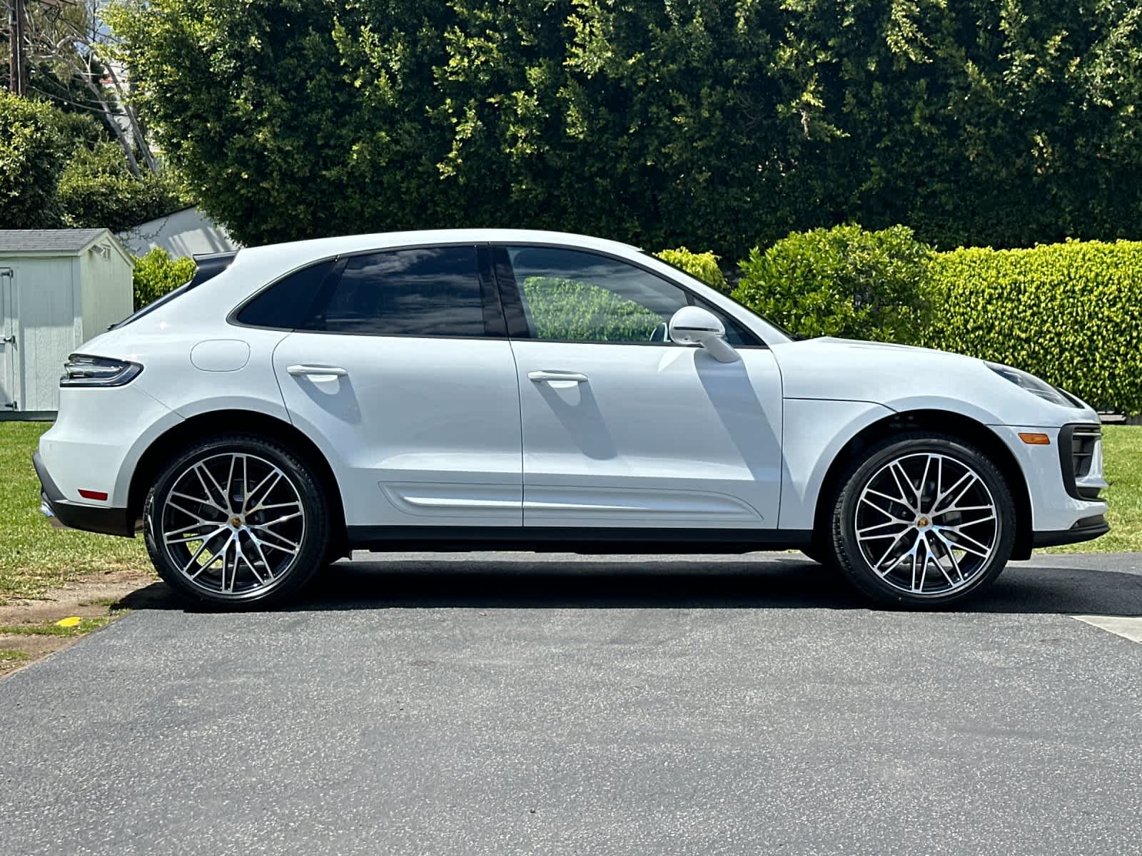 Thumbnail: 2026 Porsche Macan - 9