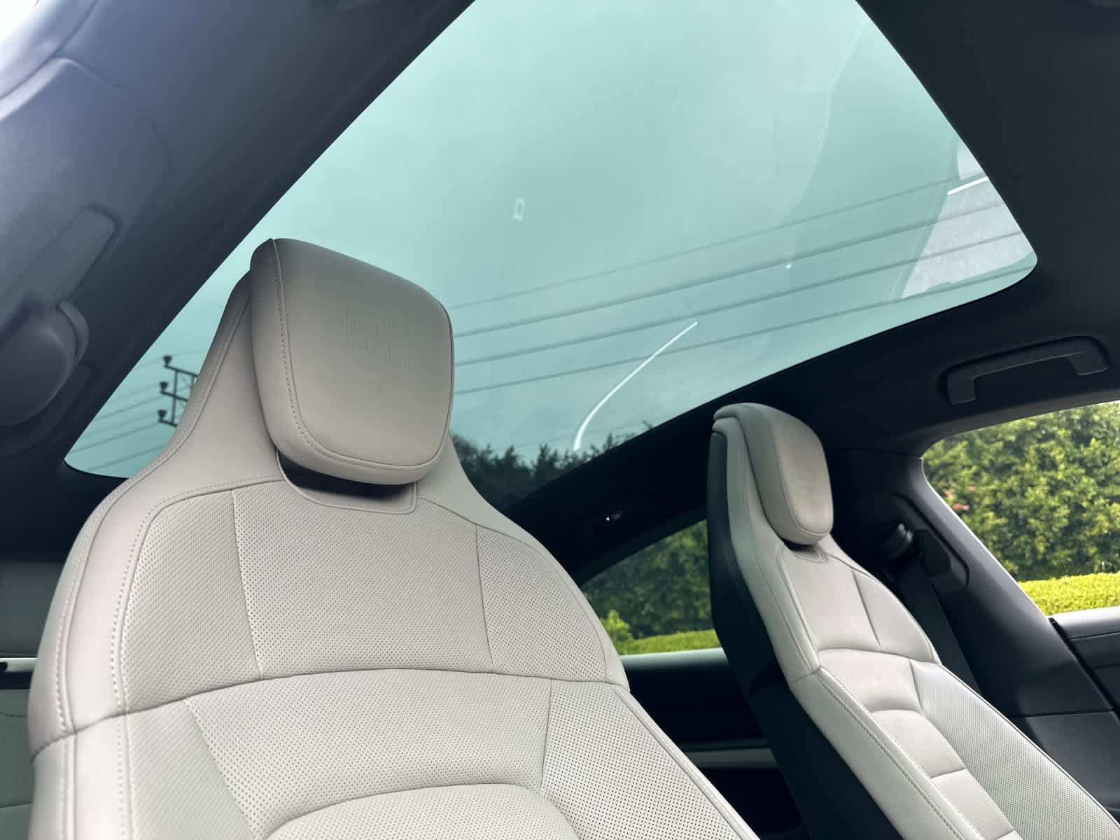 Thumbnail: 2022 Porsche Taycan - 17