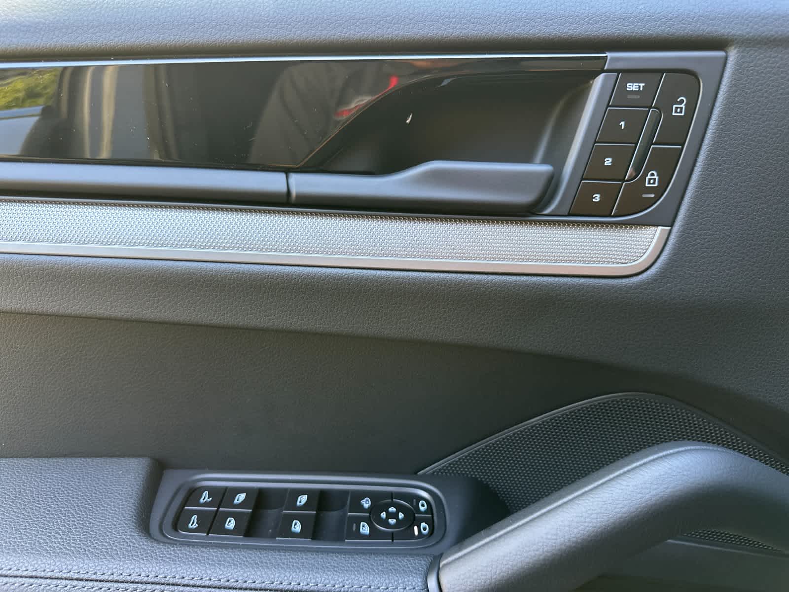 Thumbnail: 2026 Porsche Cayenne - 12