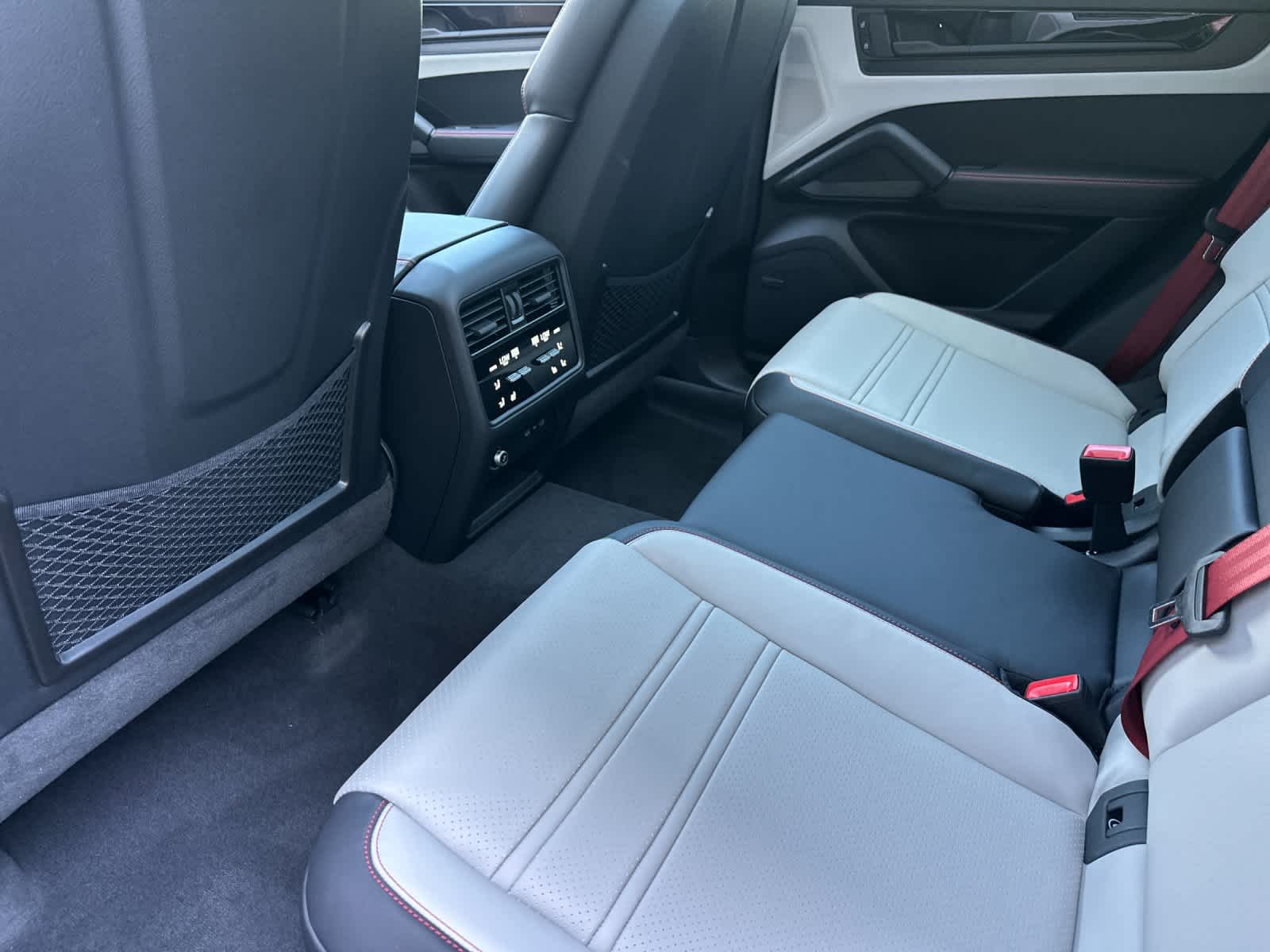 Thumbnail: 2026 Porsche Cayenne - 13