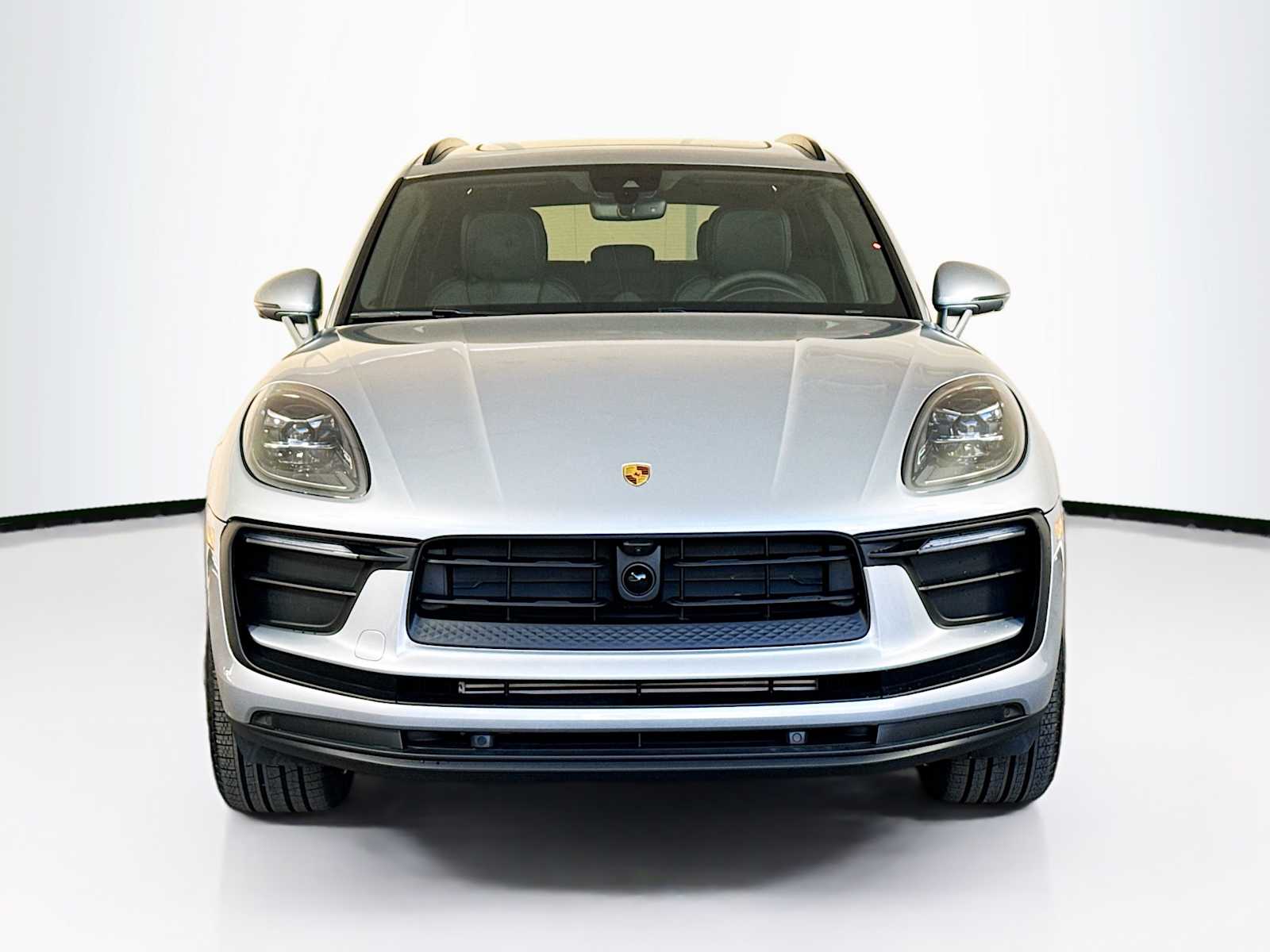 Thumbnail: 2026 Porsche Macan - 6