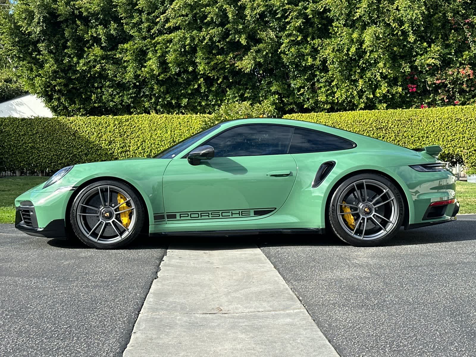 Thumbnail: 2022 Porsche 911 - 2