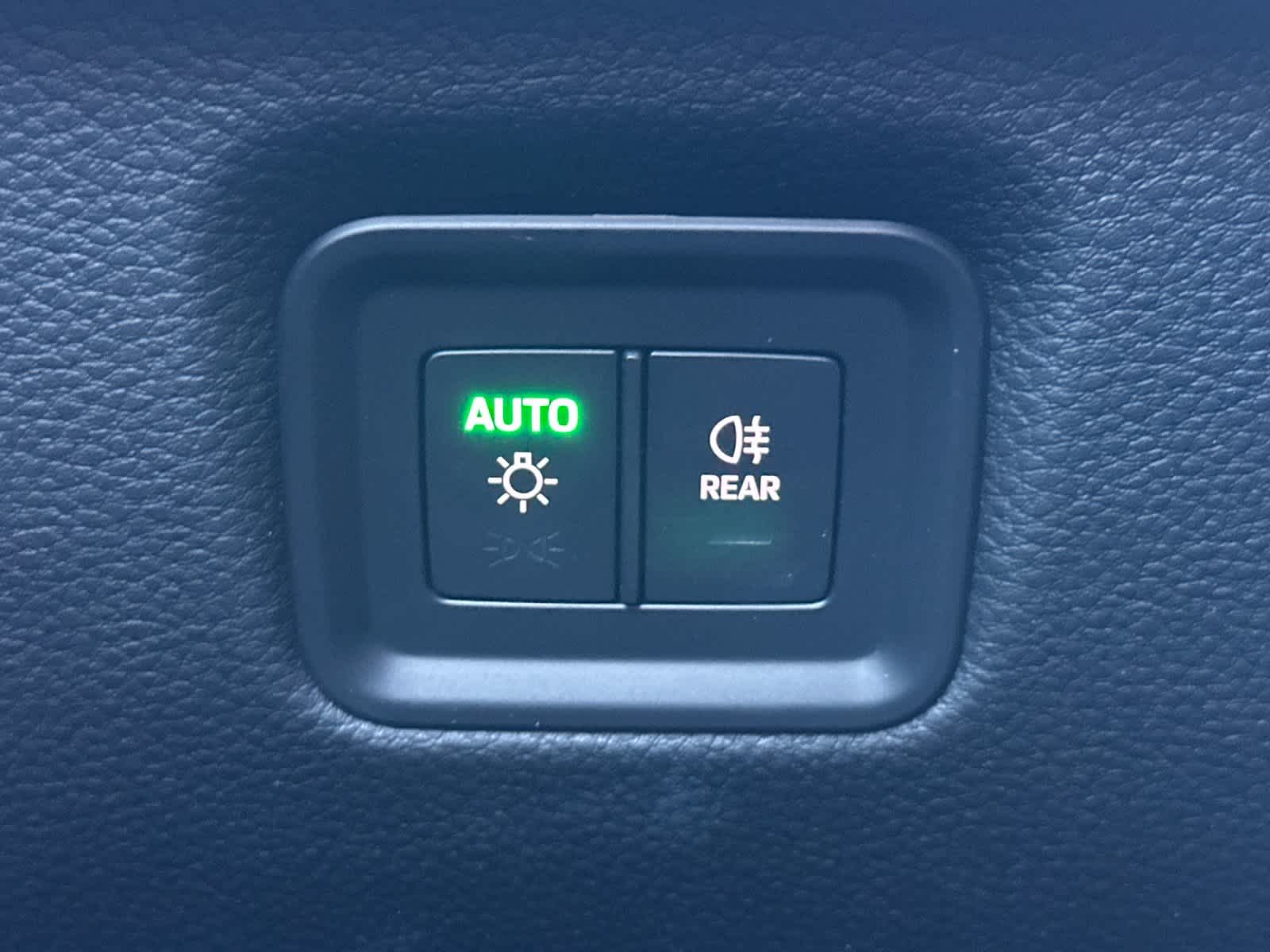 Thumbnail: 2025 Porsche Cayenne - 30