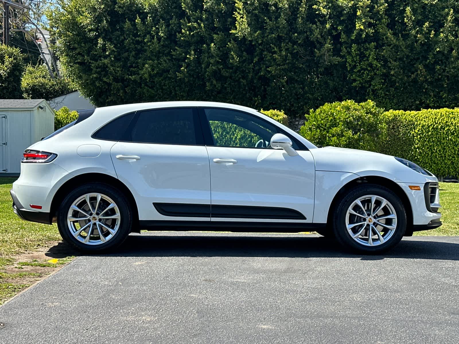 Thumbnail: 2025 Porsche Macan - 8