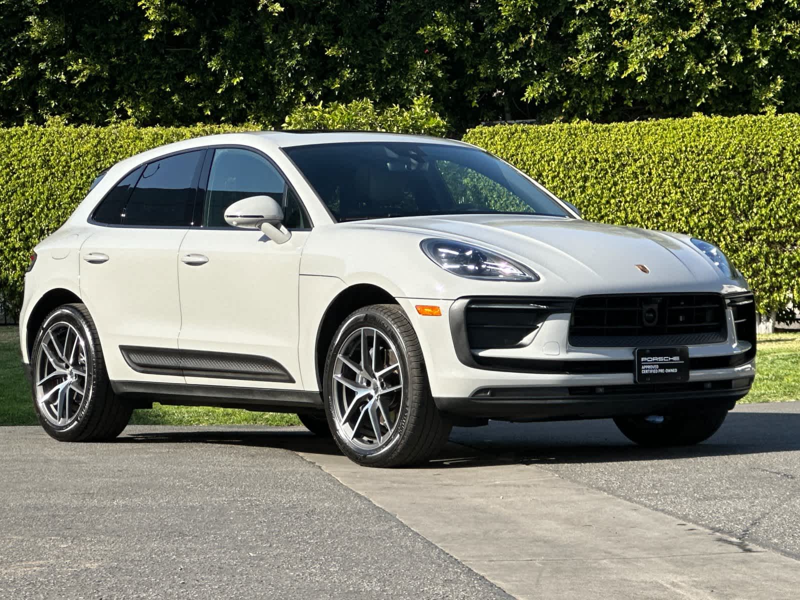 Thumbnail: 2025 Porsche Macan - 10