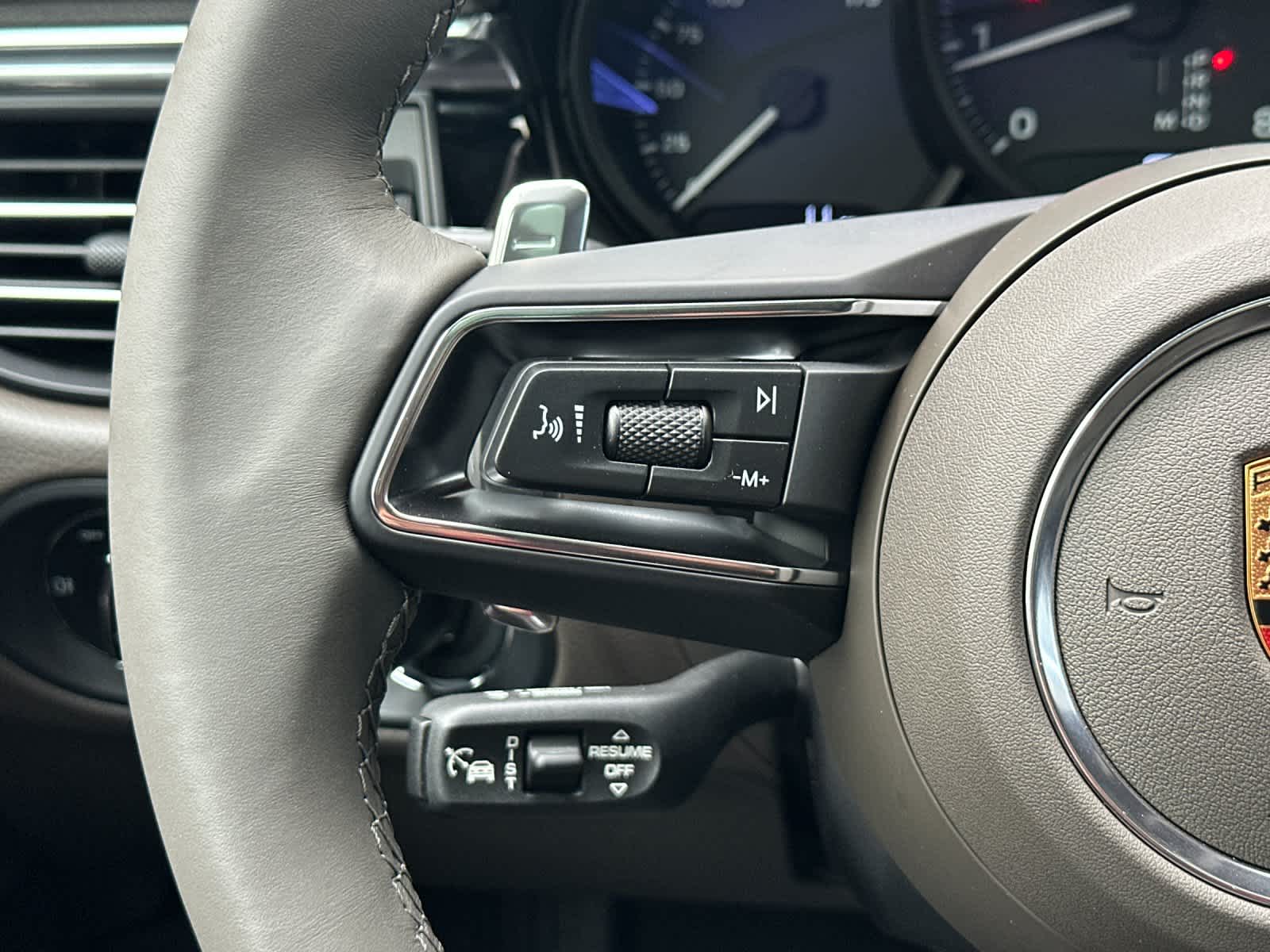 Thumbnail: 2026 Porsche Macan - 27