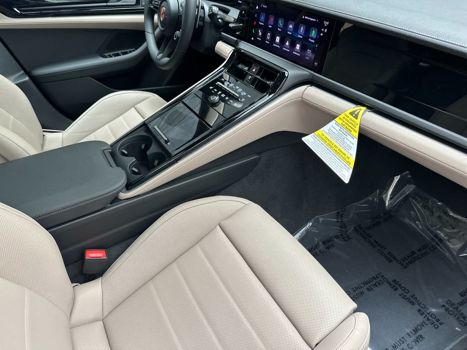 Thumbnail: 2026 Porsche Panamera - 16