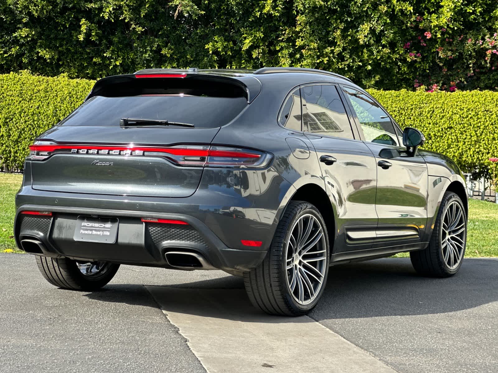 Thumbnail: 2025 Porsche Macan - 8