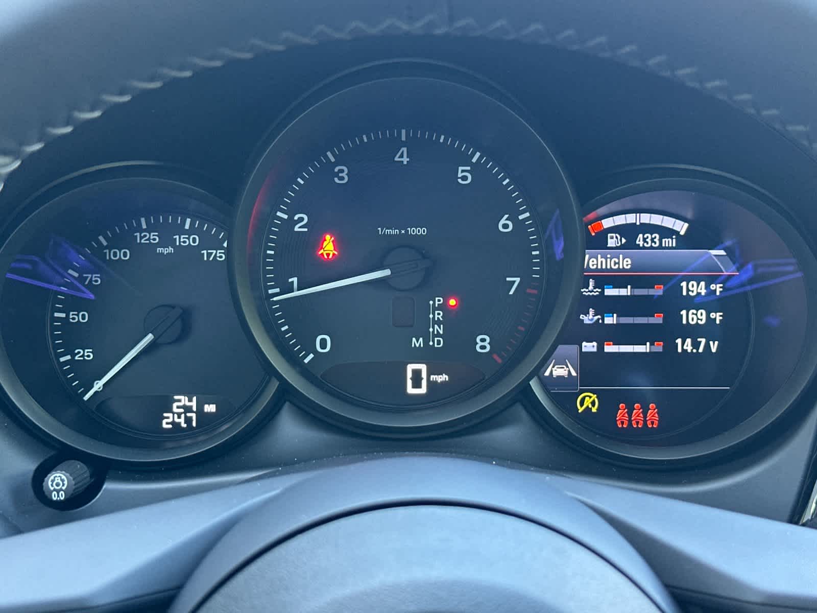 Thumbnail: 2026 Porsche Macan - 29