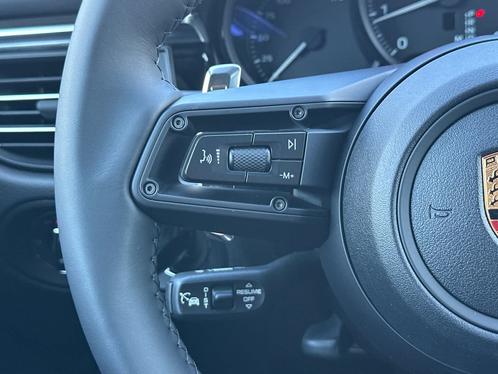 Thumbnail: 2026 Porsche Macan - 26