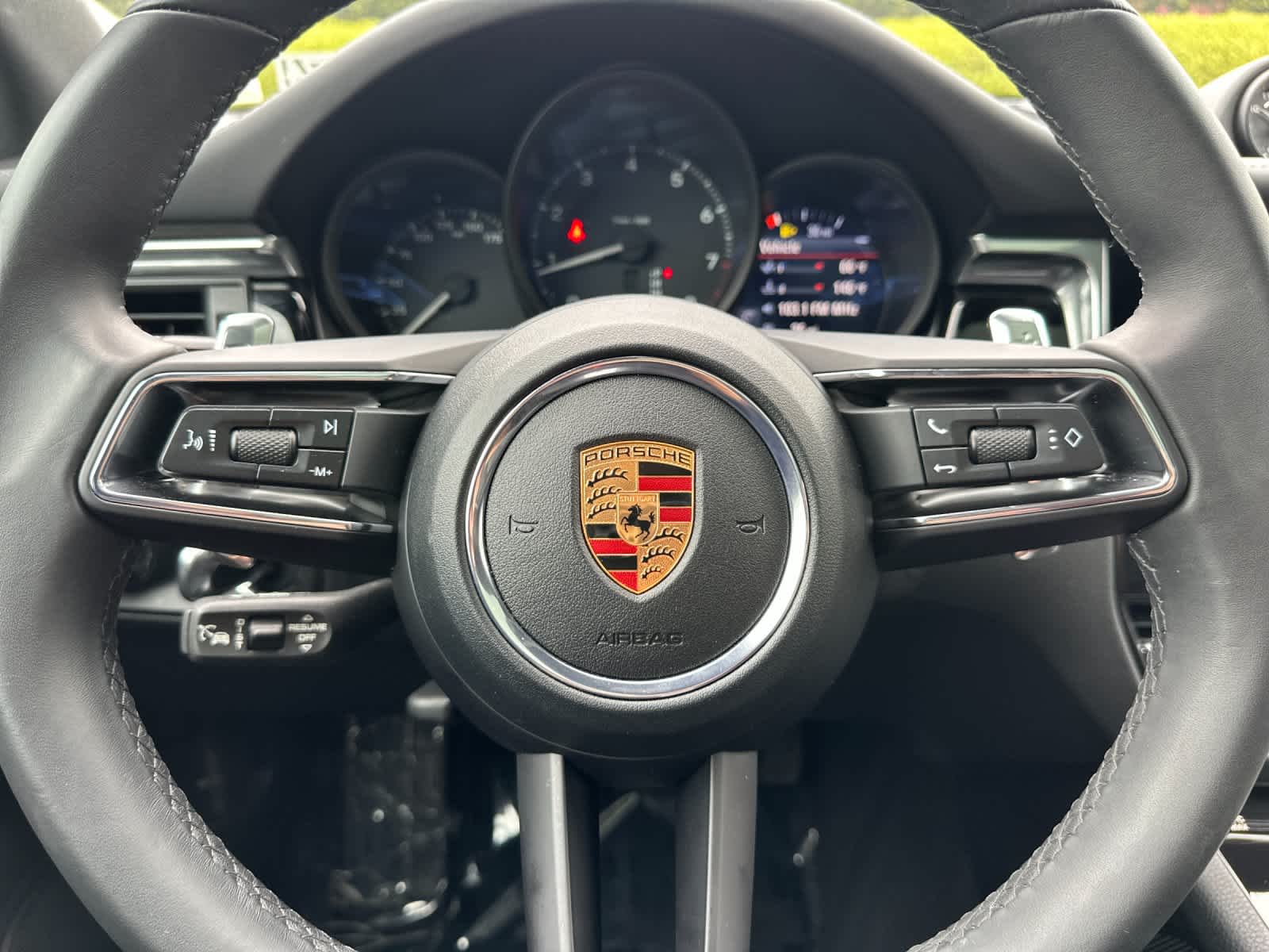 Thumbnail: 2025 Porsche Macan - 26