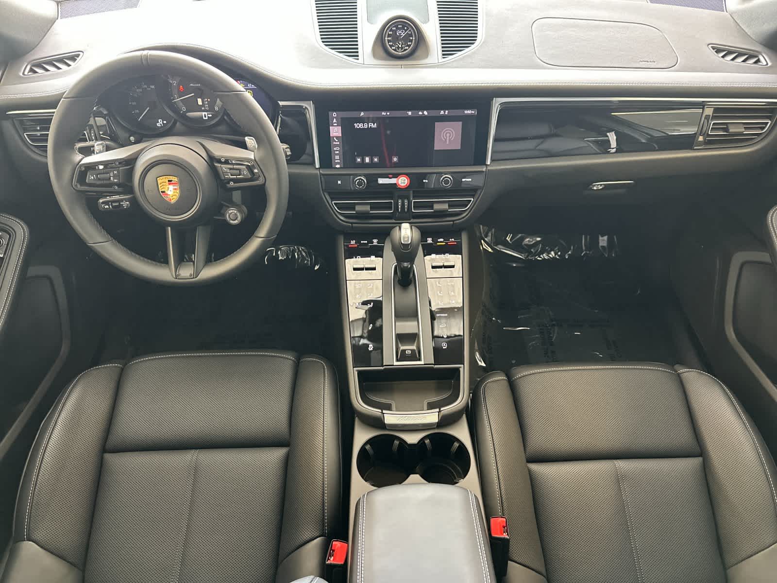 Thumbnail: 2026 Porsche Macan - 6