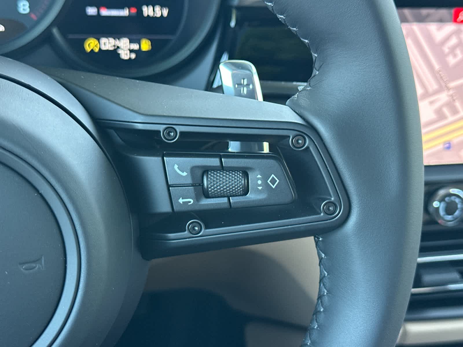 Thumbnail: 2026 Porsche Macan - 28