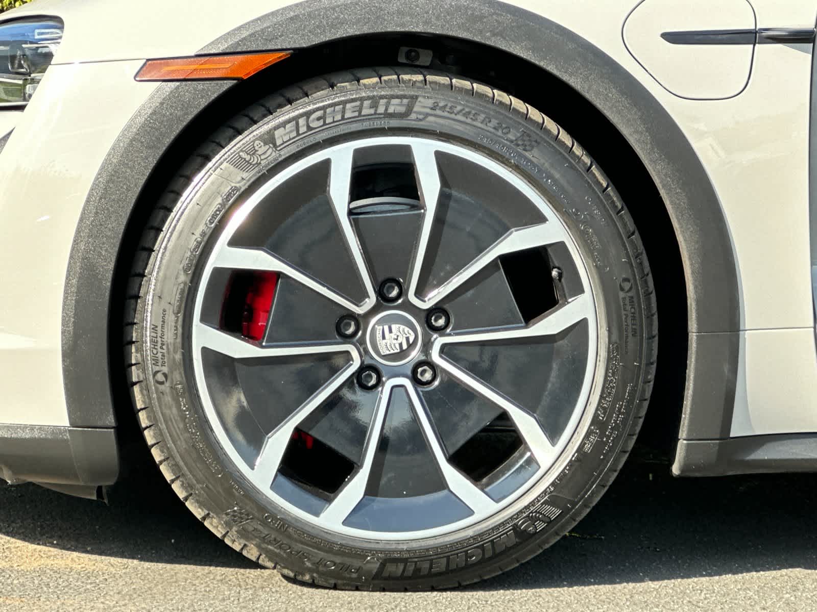 Thumbnail: 2022 Porsche Taycan - 30