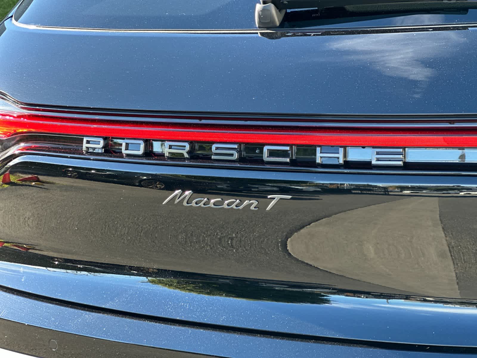 Thumbnail: 2026 Porsche Macan - 32