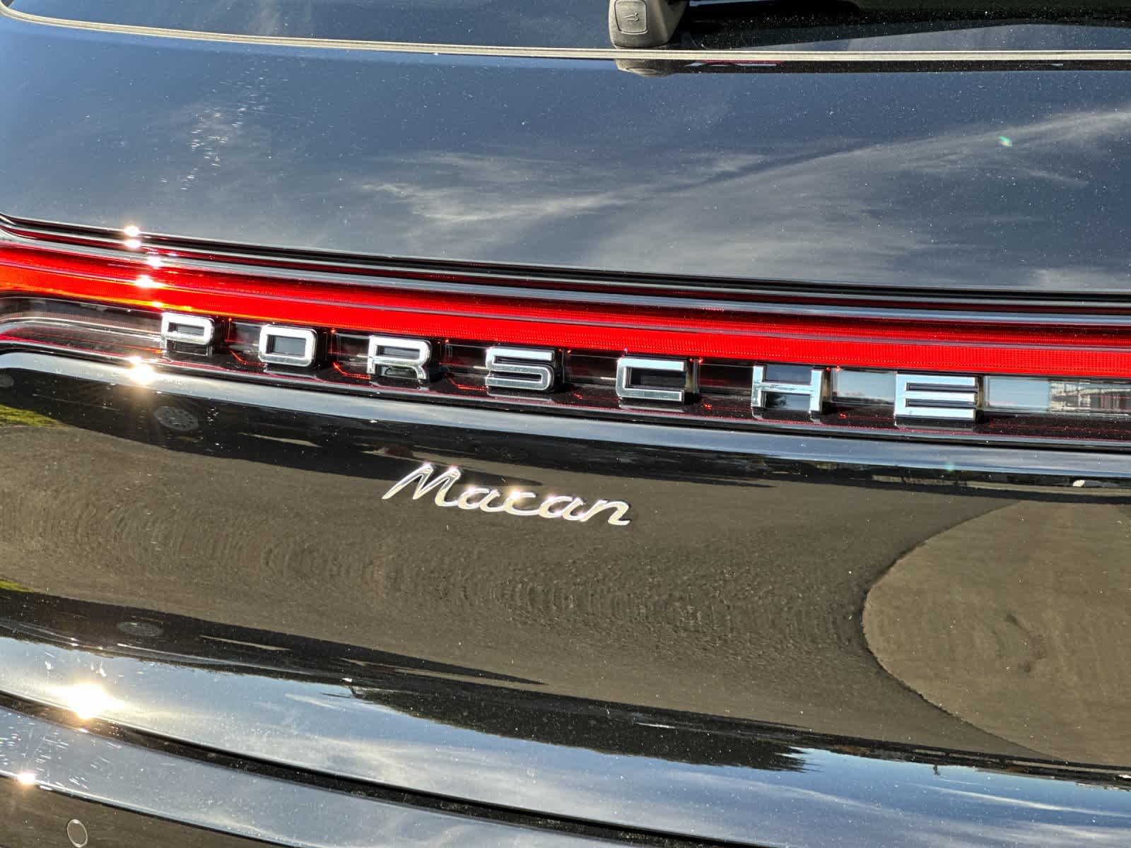 Thumbnail: 2026 Porsche Macan - 32