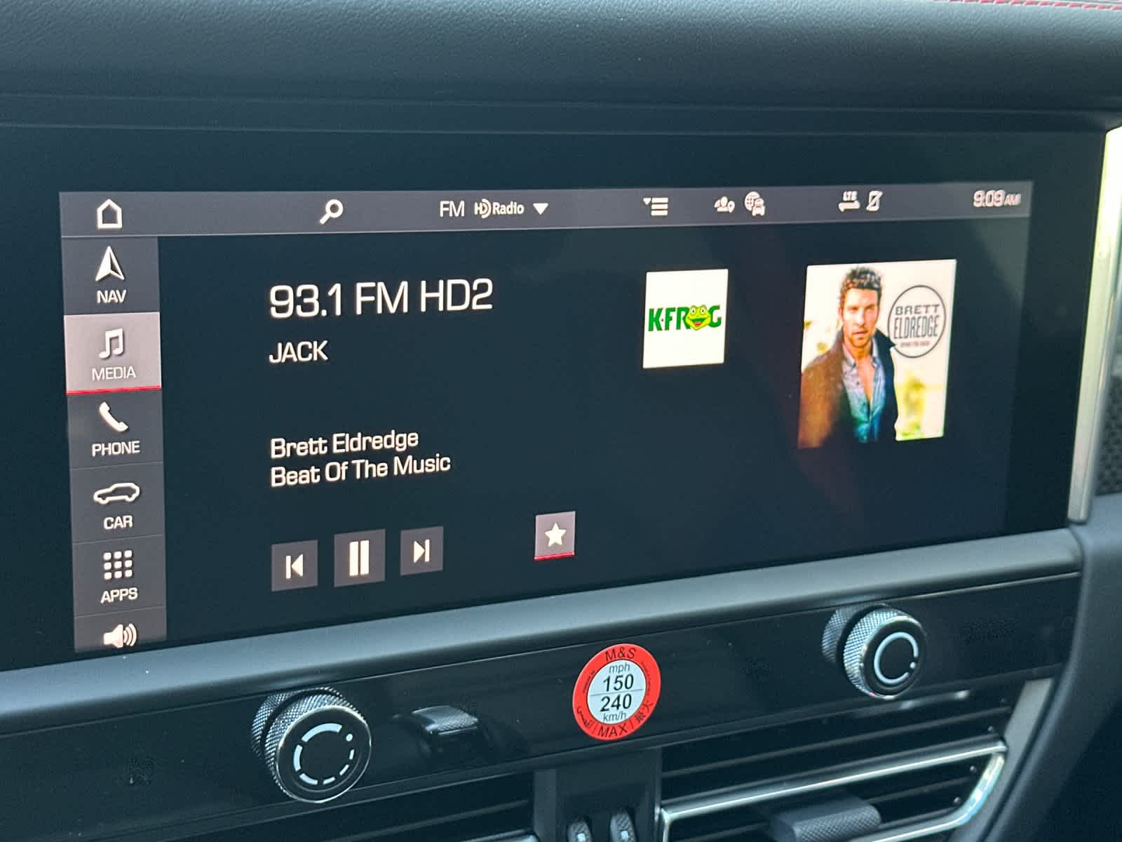 Thumbnail: 2026 Porsche Macan - 21