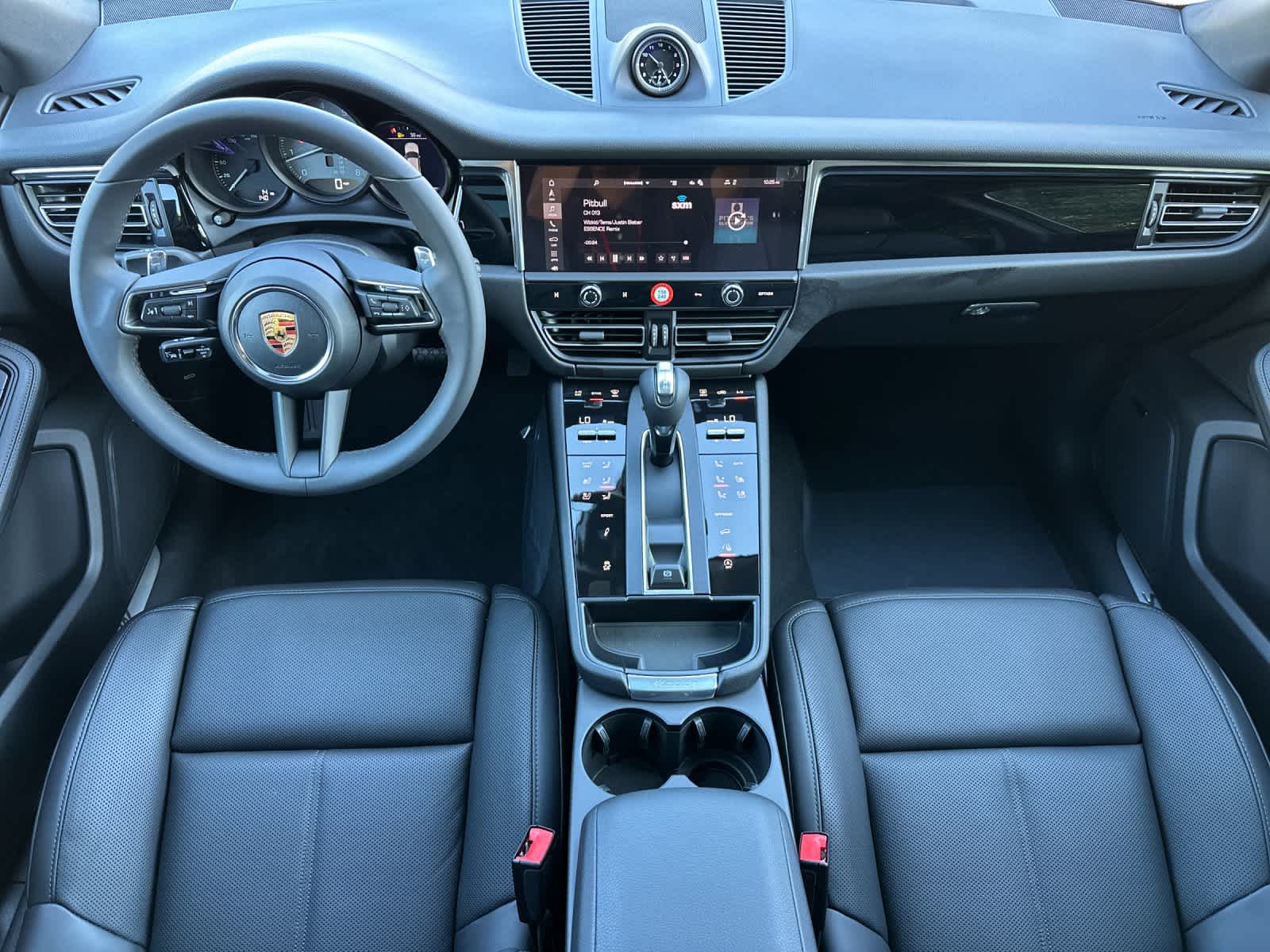 Thumbnail: 2026 Porsche Macan - 6