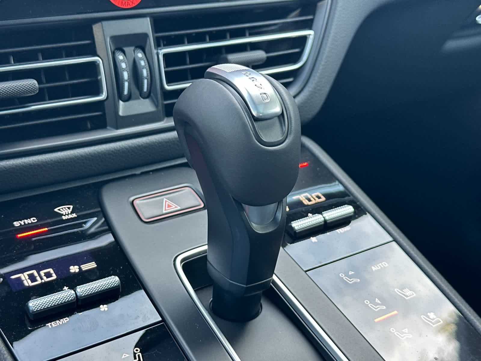 Thumbnail: 2026 Porsche Macan - 25