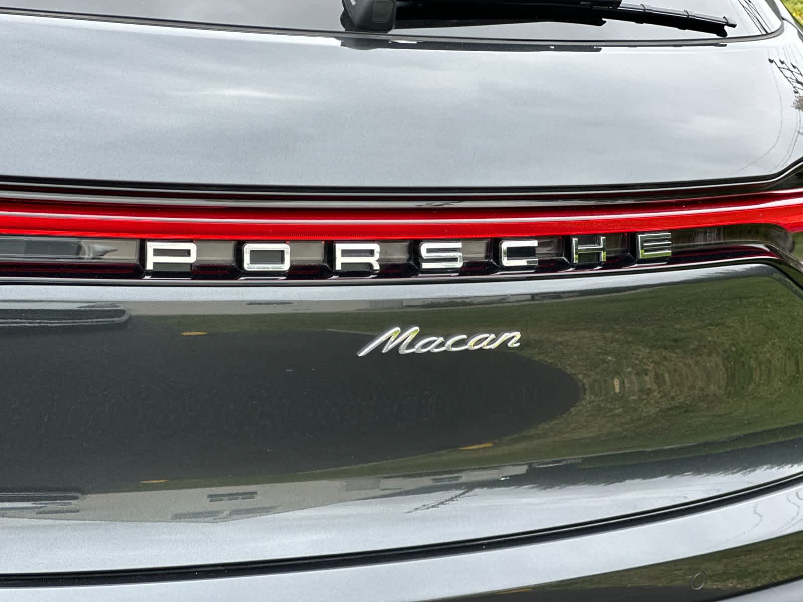 Thumbnail: 2025 Porsche Macan - 32