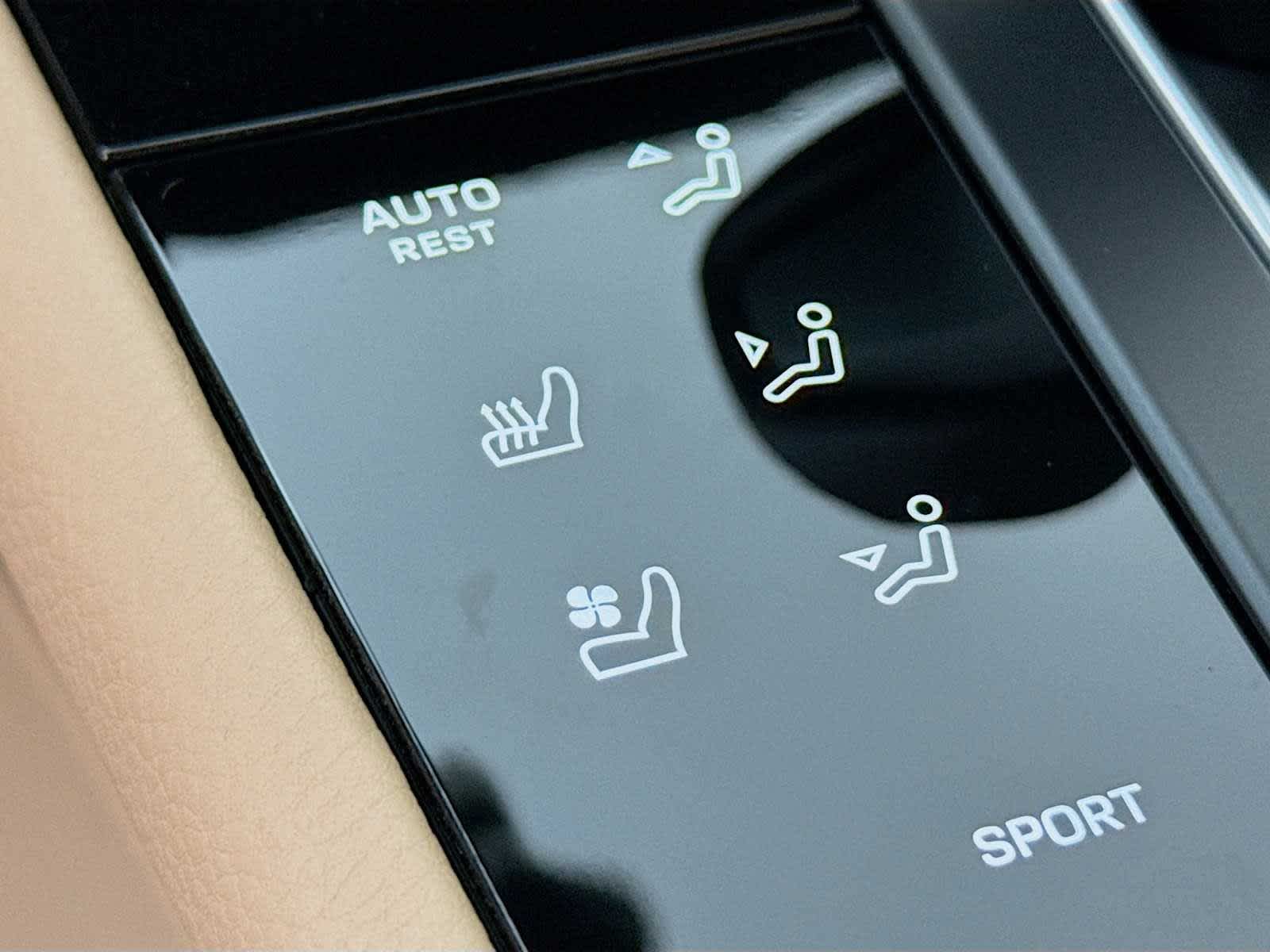 Thumbnail: 2026 Porsche Macan - 16