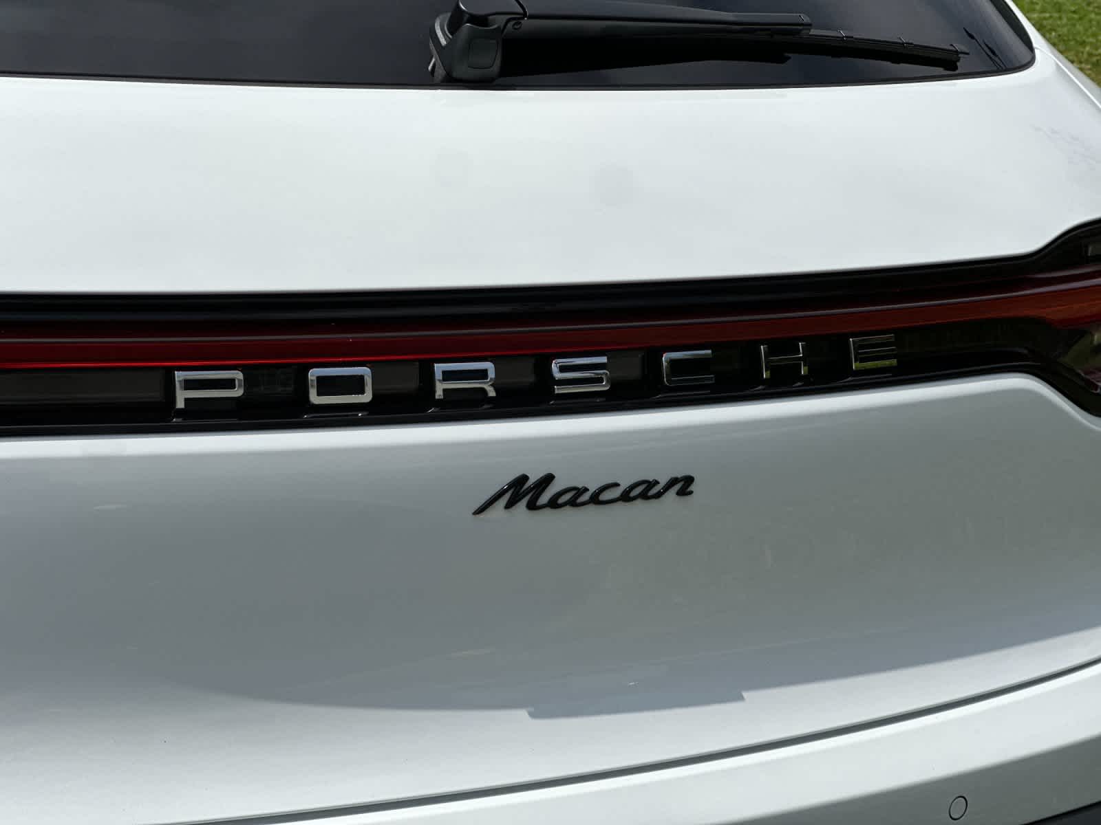 Thumbnail: 2026 Porsche Macan - 32