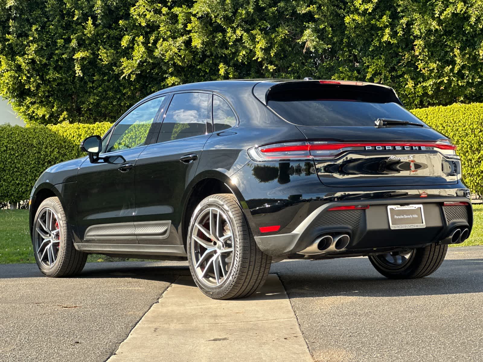 Thumbnail: 2026 Porsche Macan - 3