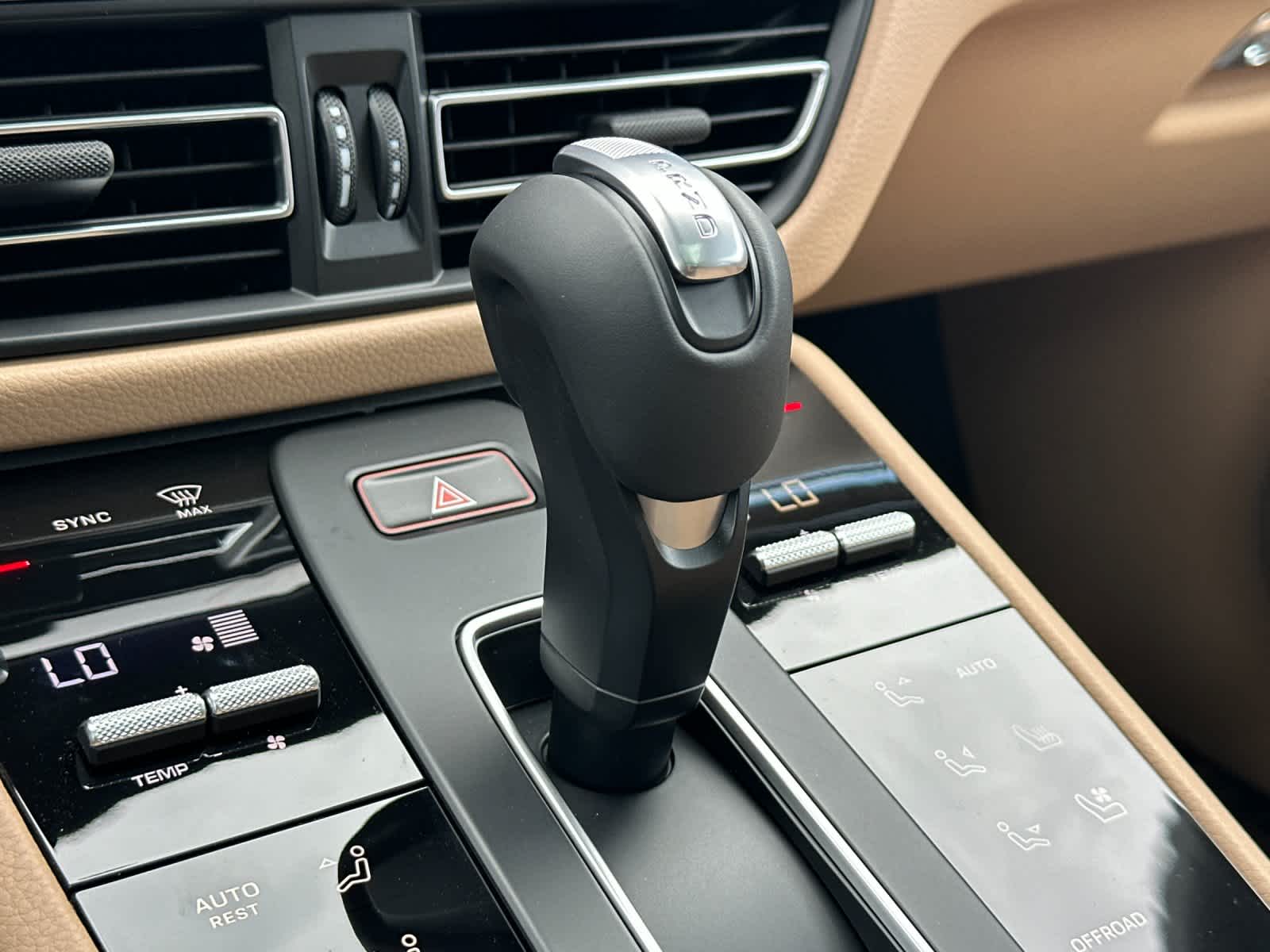 Thumbnail: 2026 Porsche Macan - 25