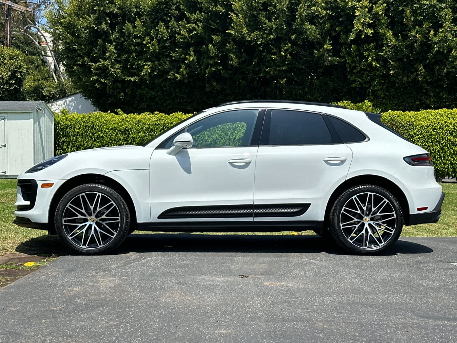 Thumbnail: 2026 Porsche Macan - 2