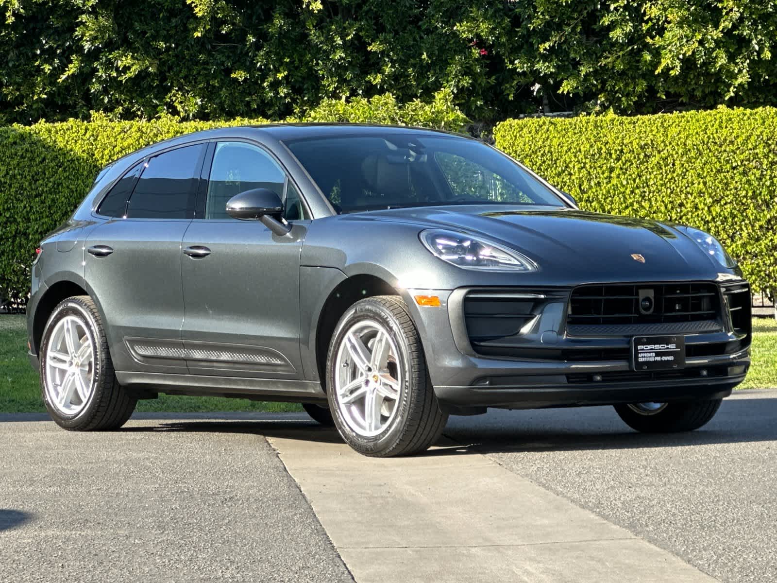 Thumbnail: 2025 Porsche Macan - 10