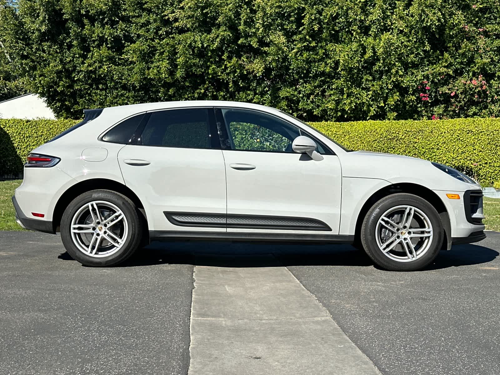 Thumbnail: 2025 Porsche Macan - 9