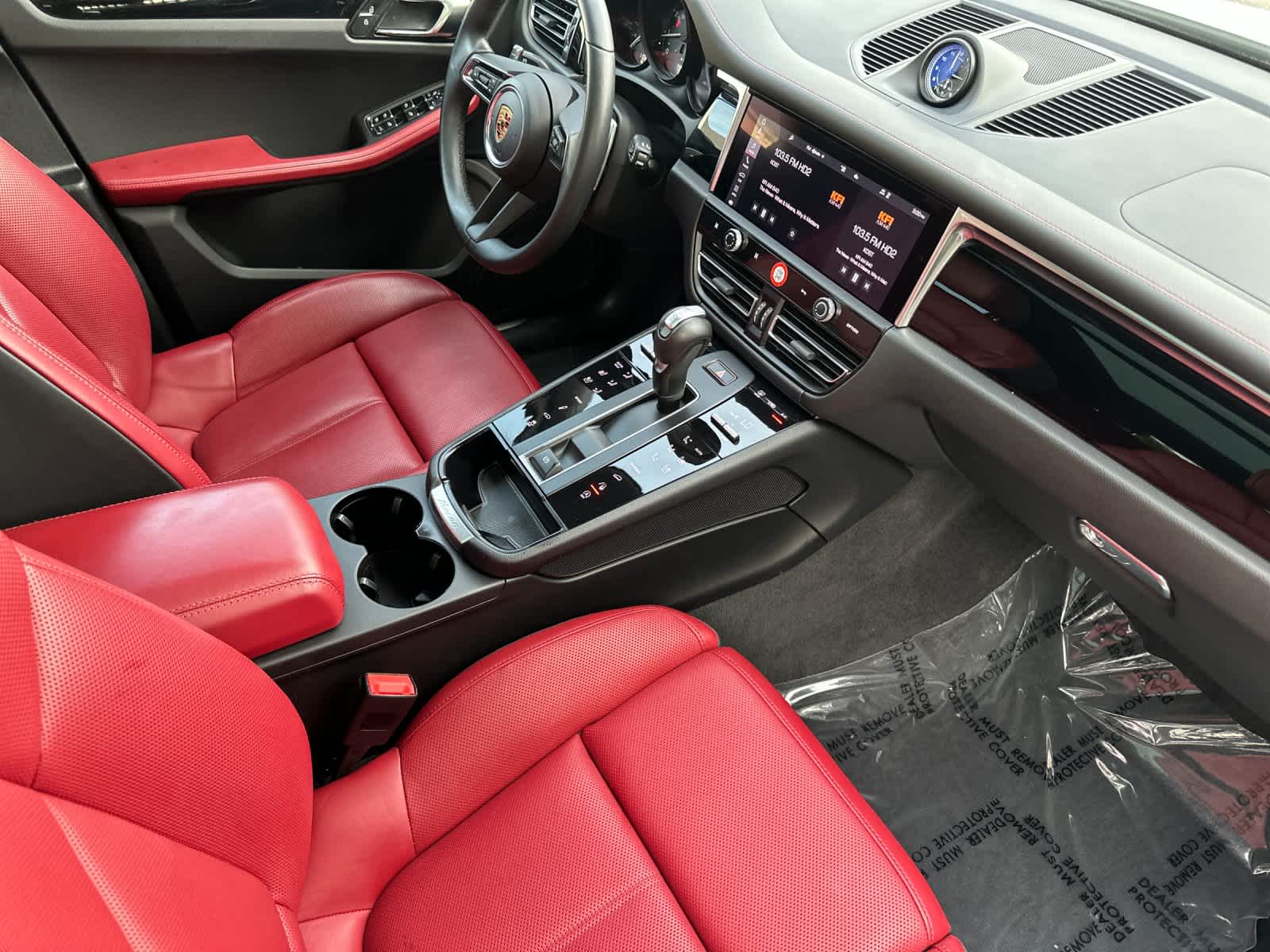 Thumbnail: 2025 Porsche Macan - 17