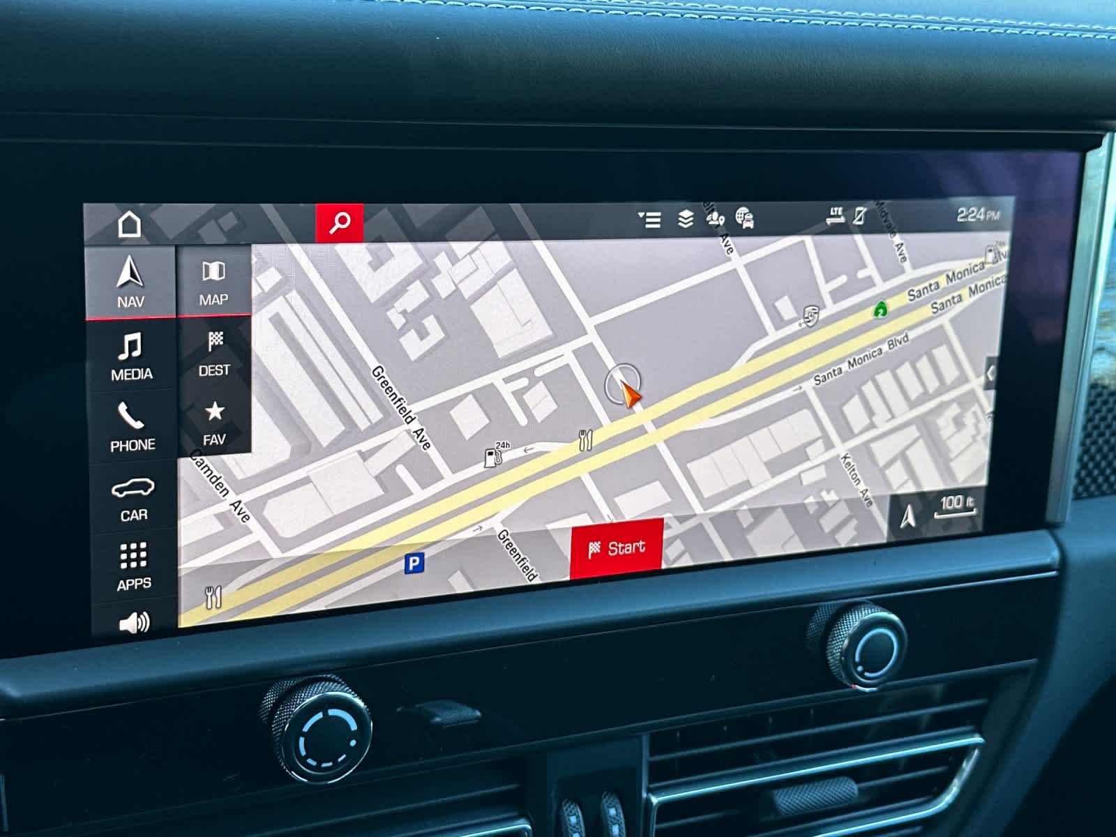 Thumbnail: 2026 Porsche Macan - 22