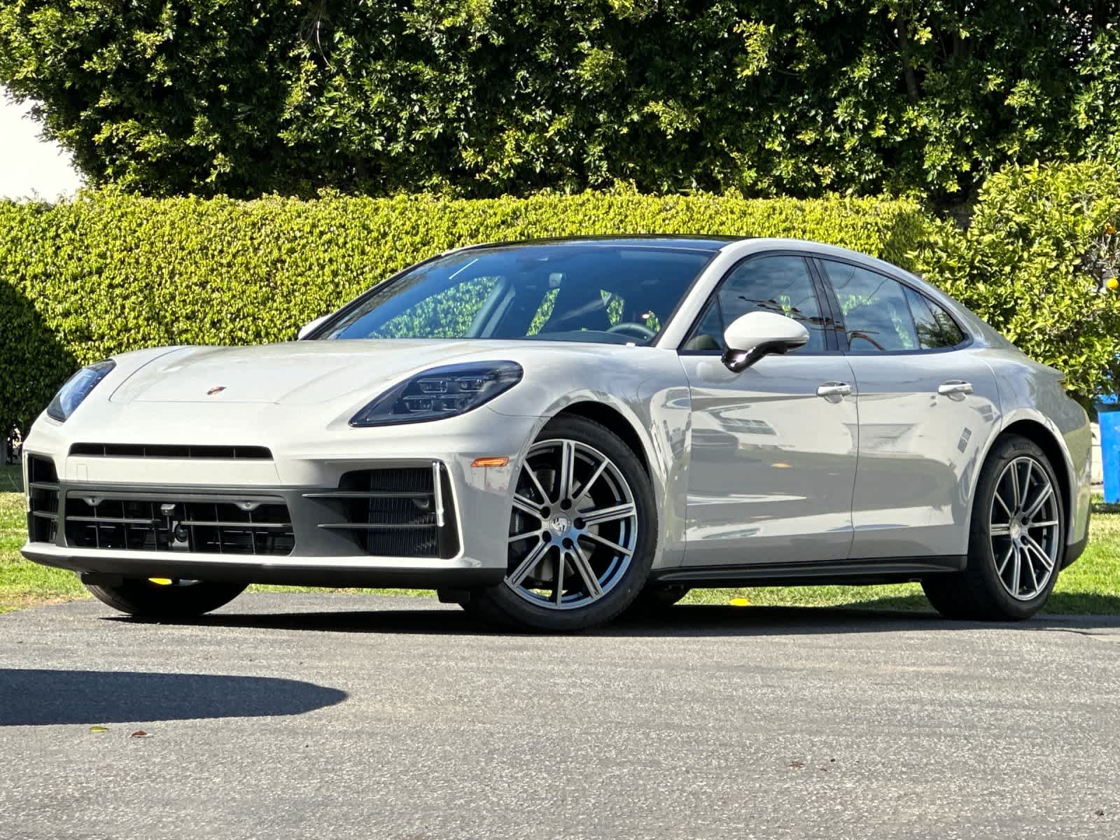 Thumbnail: 2026 Porsche Panamera - 1