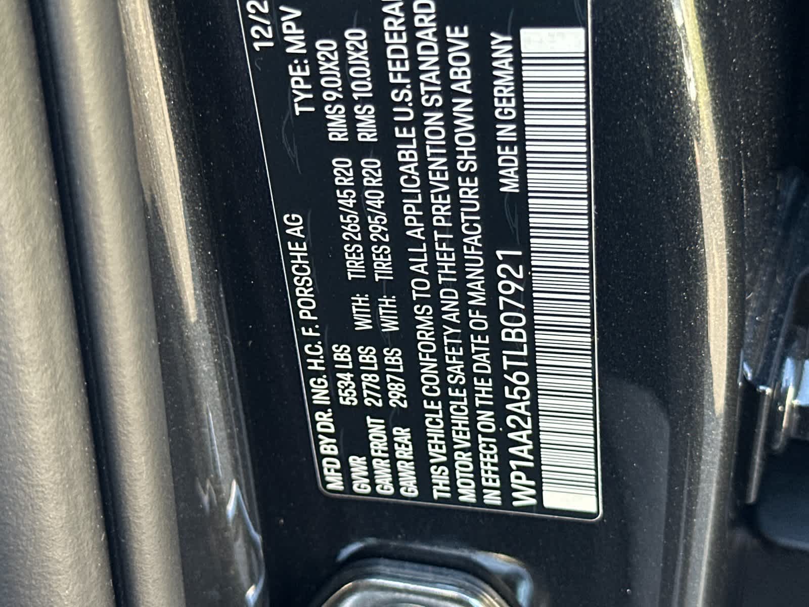 Thumbnail: 2026 Porsche Macan - 33