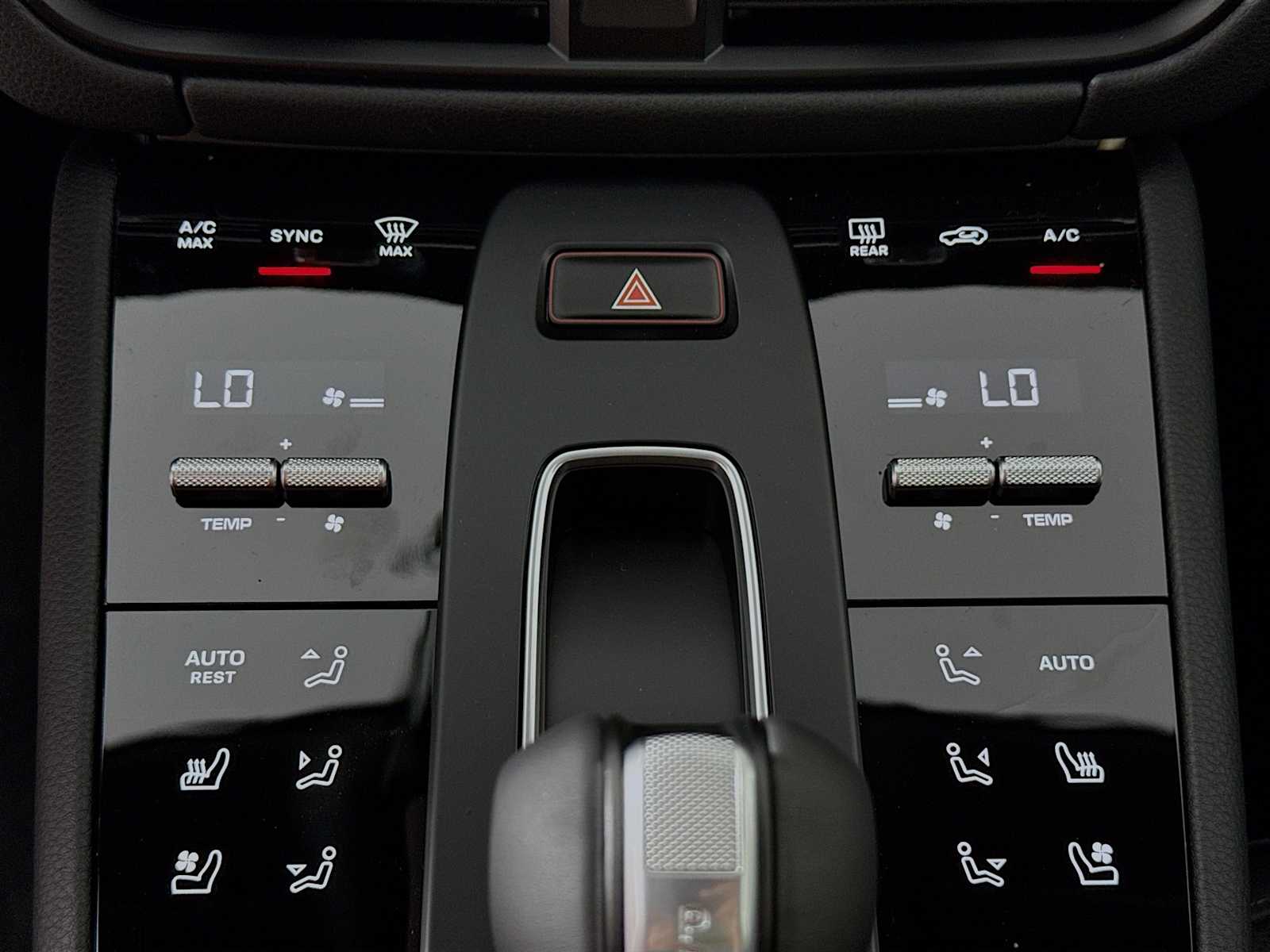 Thumbnail: 2026 Porsche Macan - 13