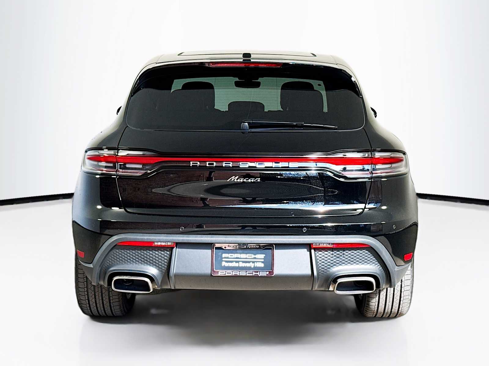 Thumbnail: 2026 Porsche Macan - 10