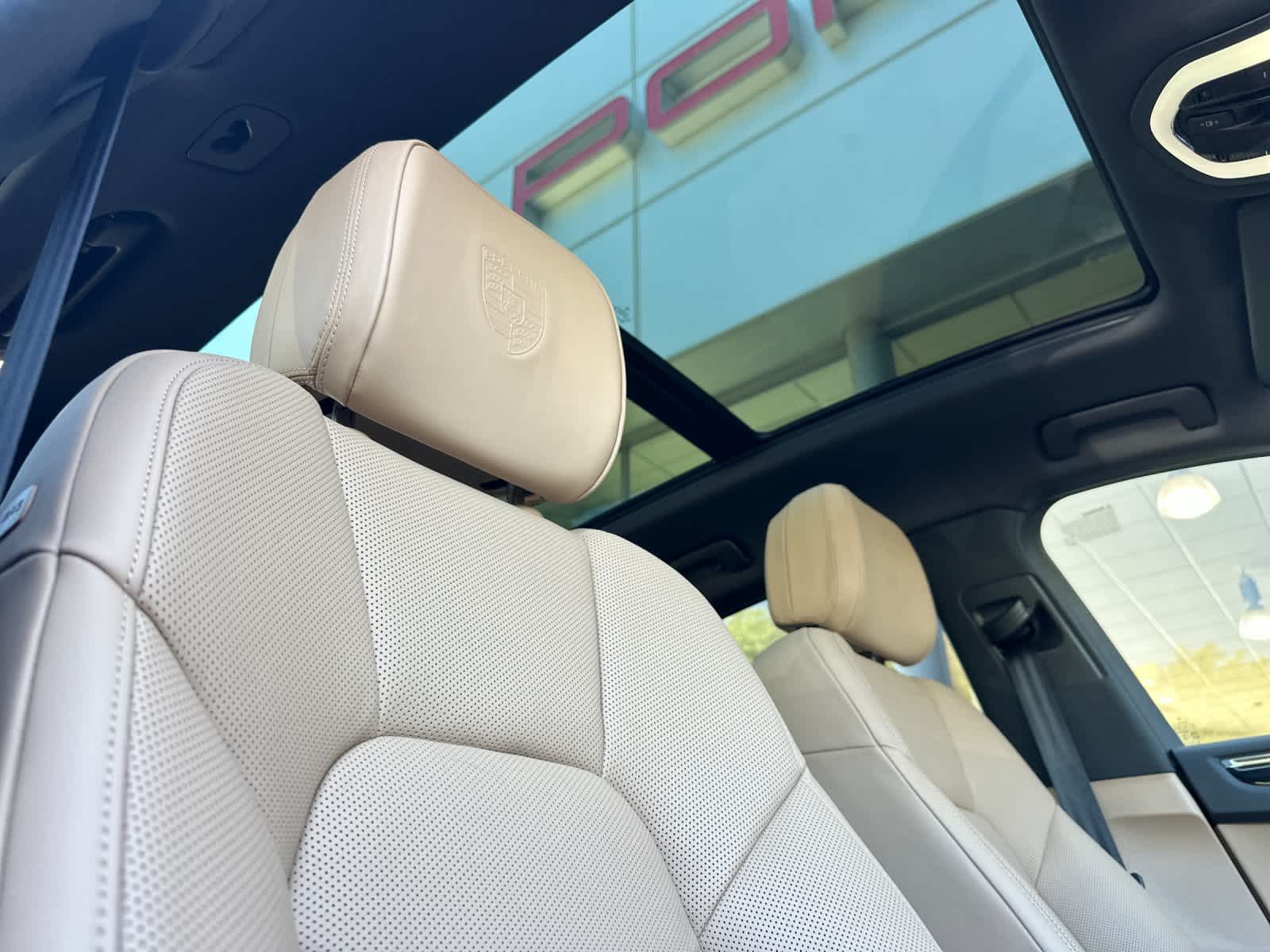 Thumbnail: 2025 Porsche Macan - 18