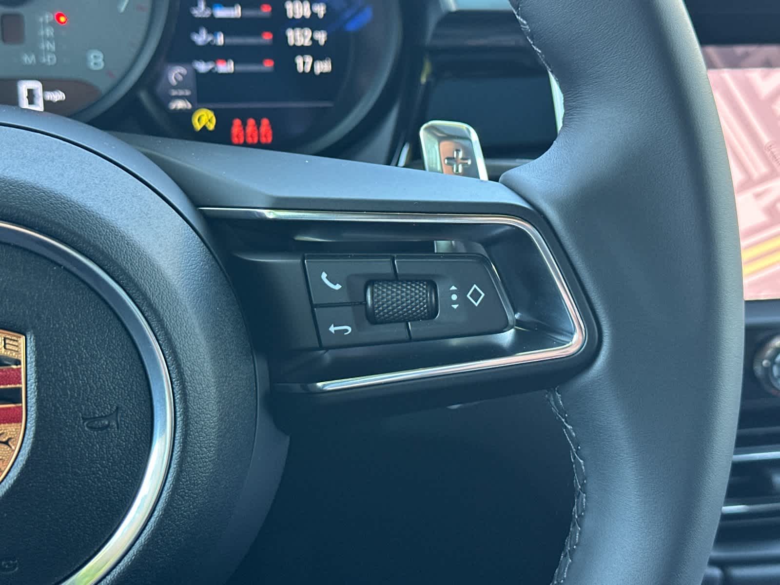 Thumbnail: 2026 Porsche Macan - 28